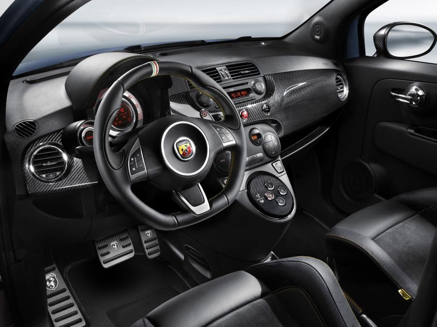 Торпедо Abarth 695 Fuori Serie 2012 года  (фото 4 из 4)